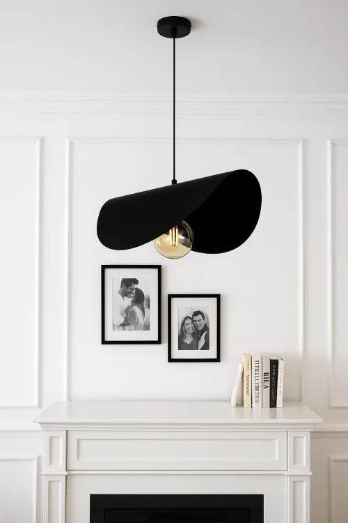 czarna nowoczesna lampa do salonu