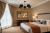 nowoczesna lampa z abażurami do hotelu