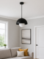 czarna minimalistyczna lampa
