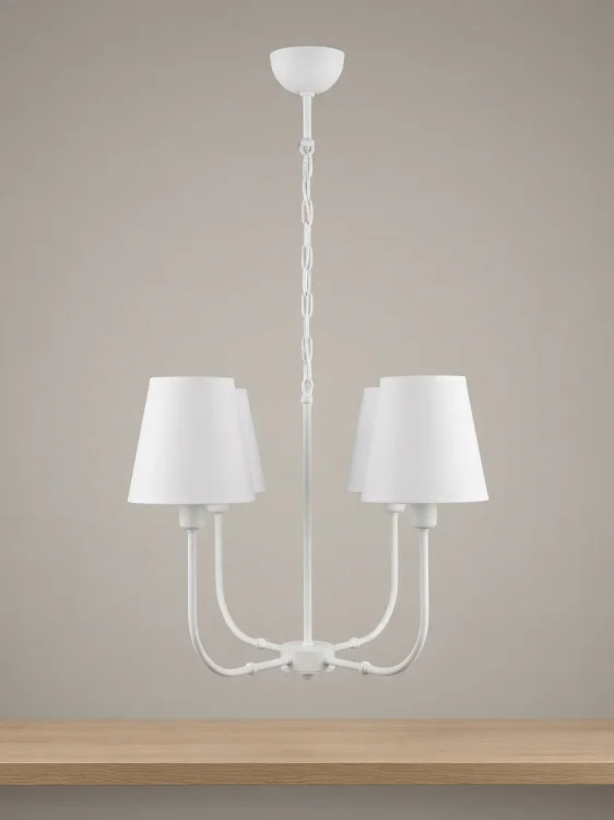 biała lampa wiszaca do domku wiejskiego