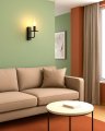 lampa na ścianę czarna do salonu